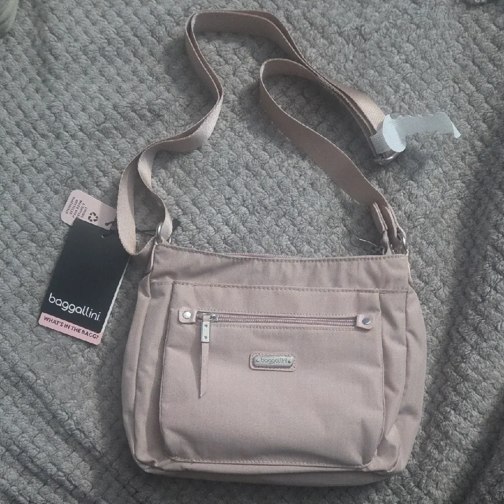 Baggallini Pink Crossbody Bag - Picture 1 of 8